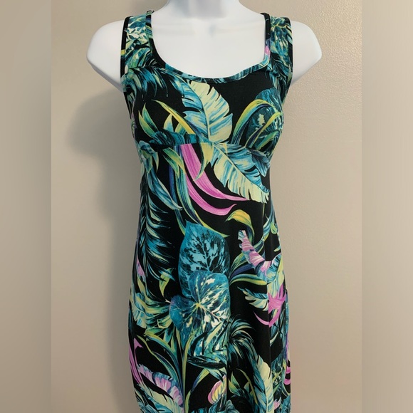 Secret Treasures Dresses & Skirts - Secret Treasures Tropical Dress